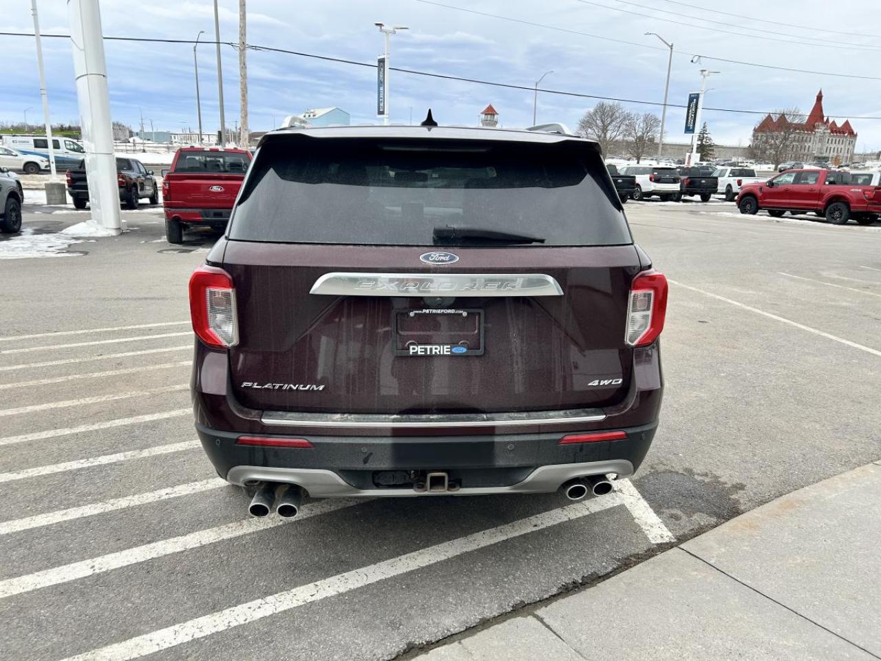 2022 Ford Explorer Platinum Photo