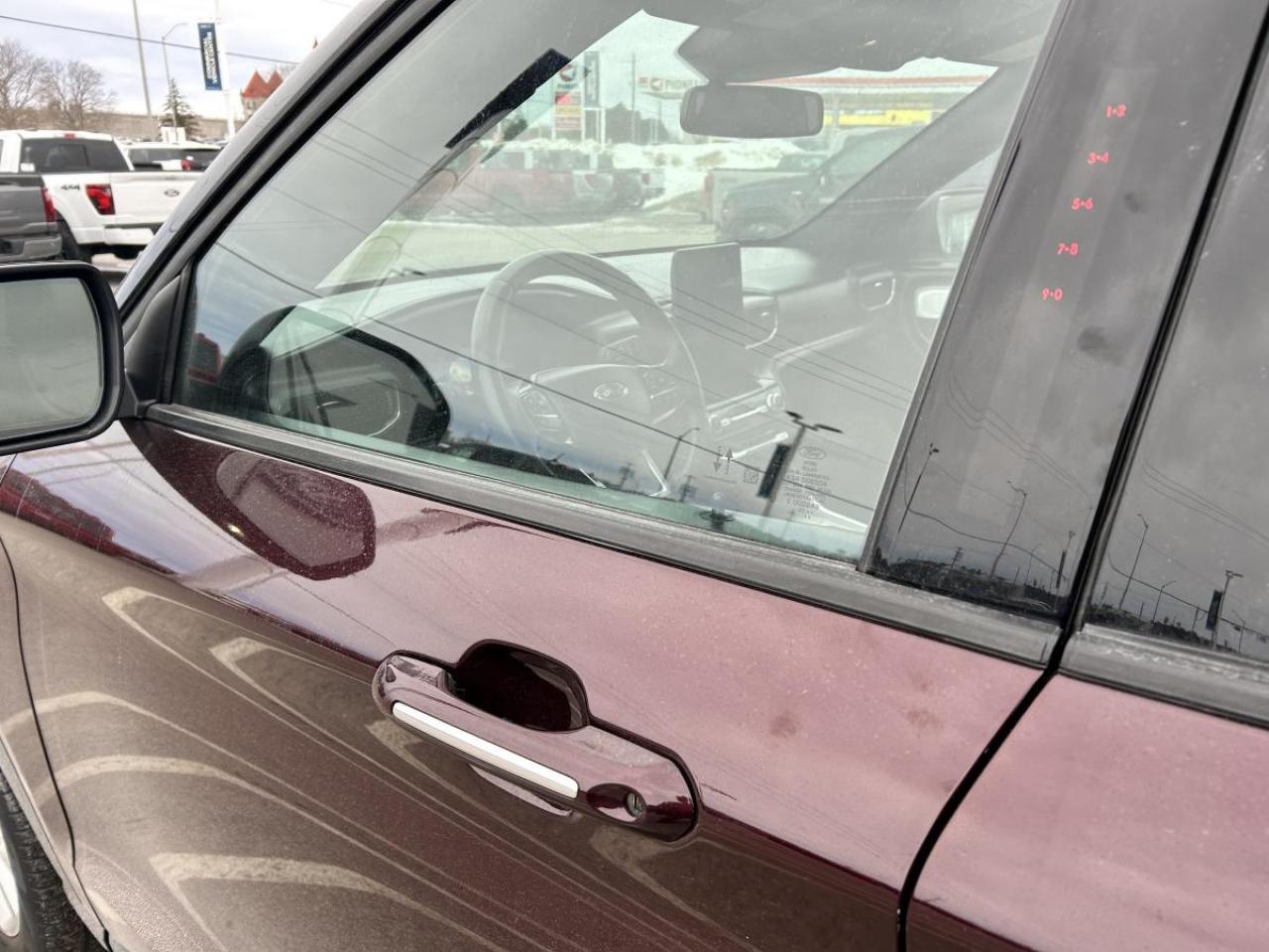 2022 Ford Explorer Platinum Photo