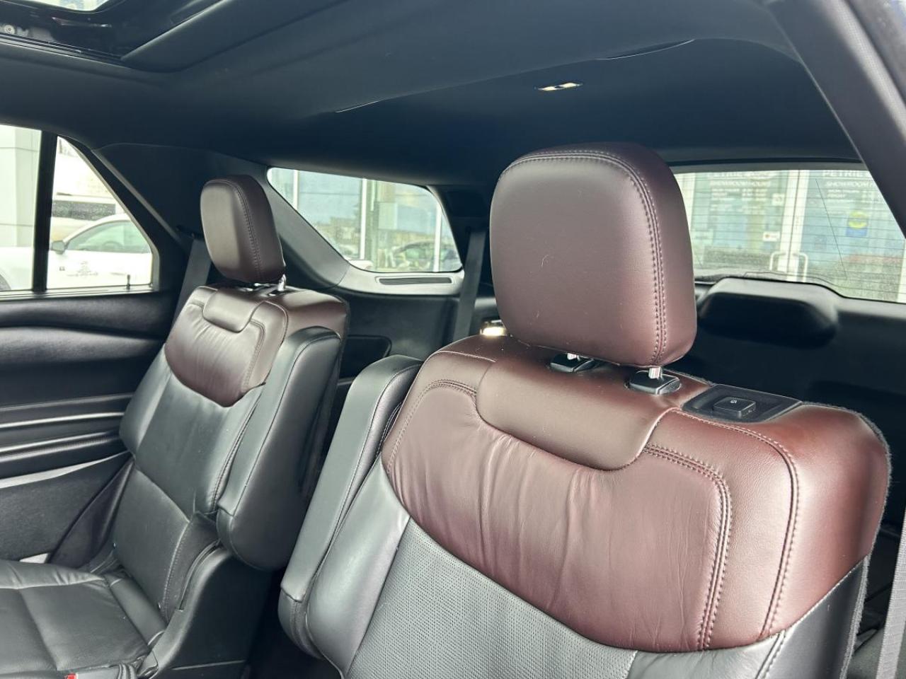 2022 Ford Explorer Platinum Photo