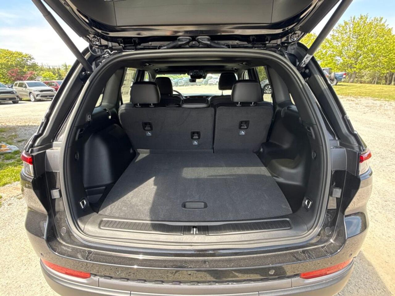 2026 Jeep Grand Cherokee Altitude Photo