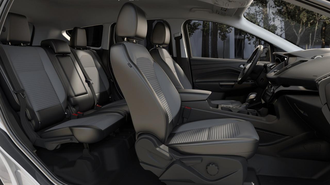 2019 Ford Escape Titanium Photo5