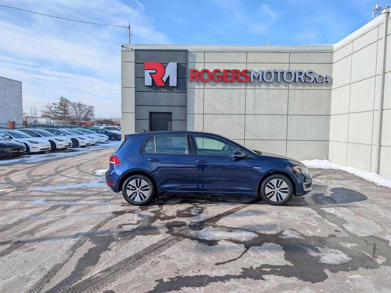 2018 Volkswagen Golf e-Golf - NAVI - LEATHER - TECH FEATS Photo