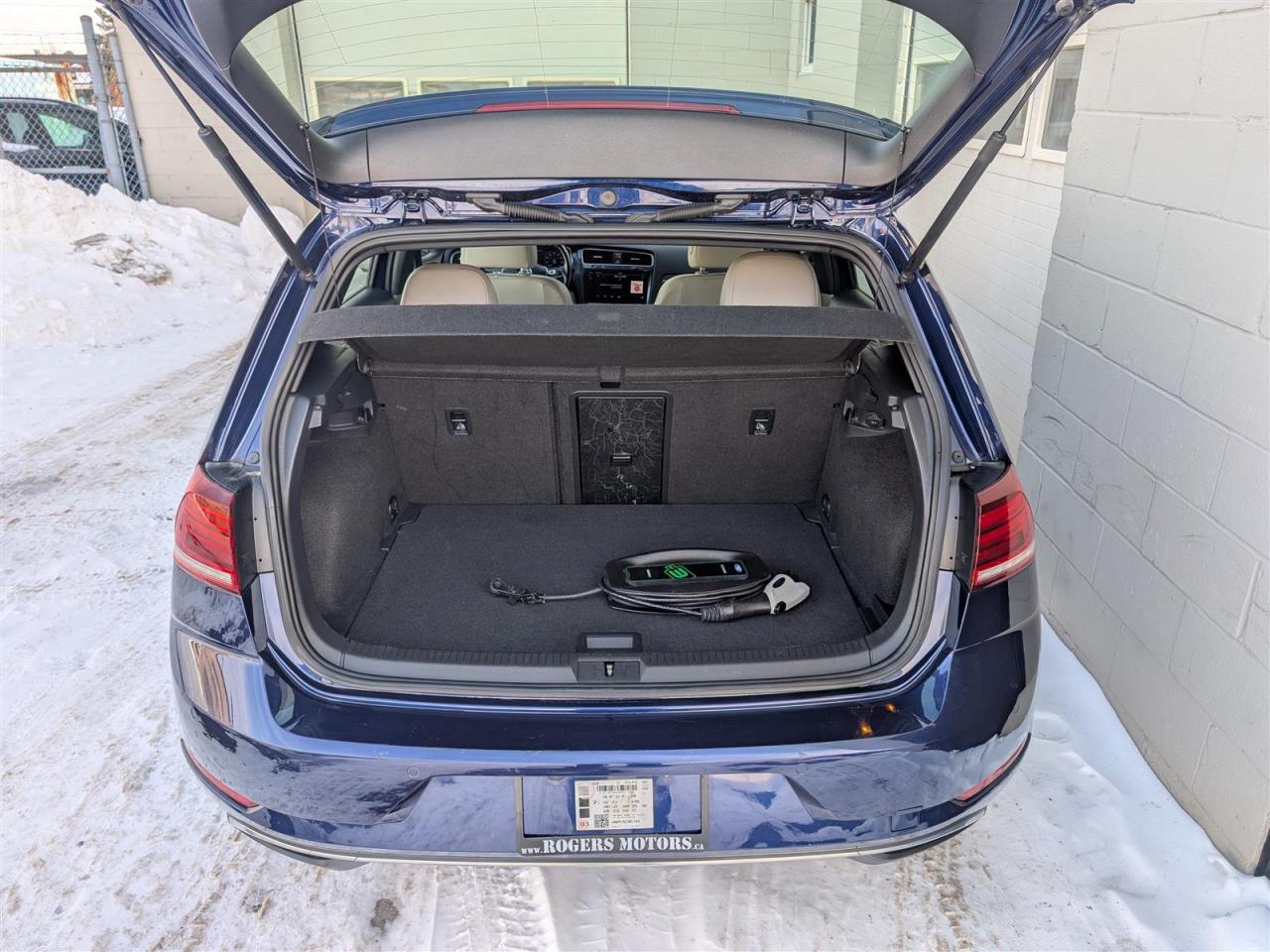 2018 Volkswagen Golf e-Golf - NAVI - LEATHER - TECH FEATS Photo