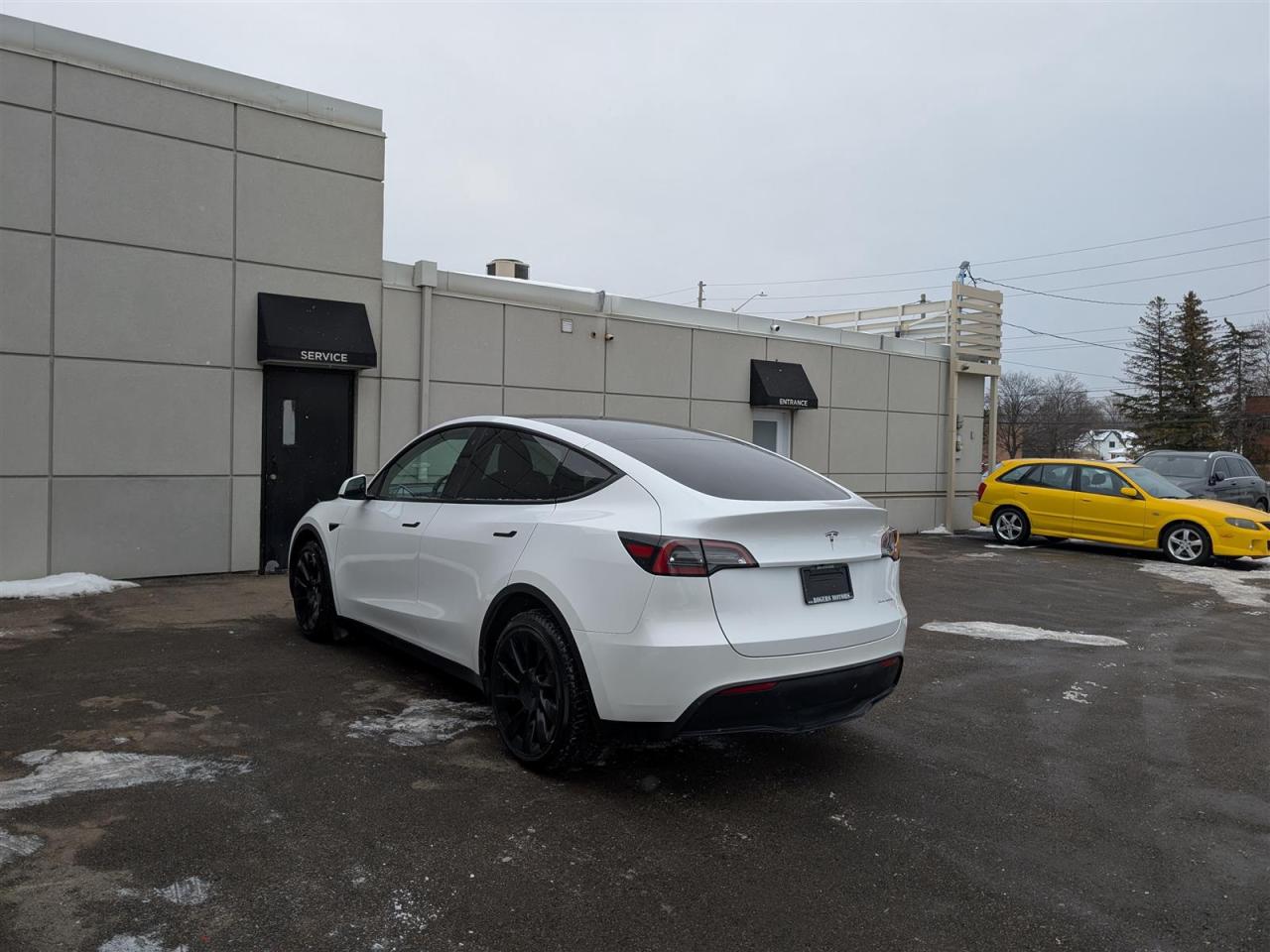 2023 Tesla Model Y LONG RANGE AWD - DUAL MOTOR Photo