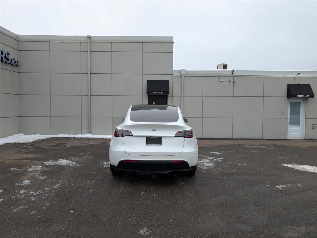 2023 Tesla Model Y LONG RANGE AWD - DUAL MOTOR Photo