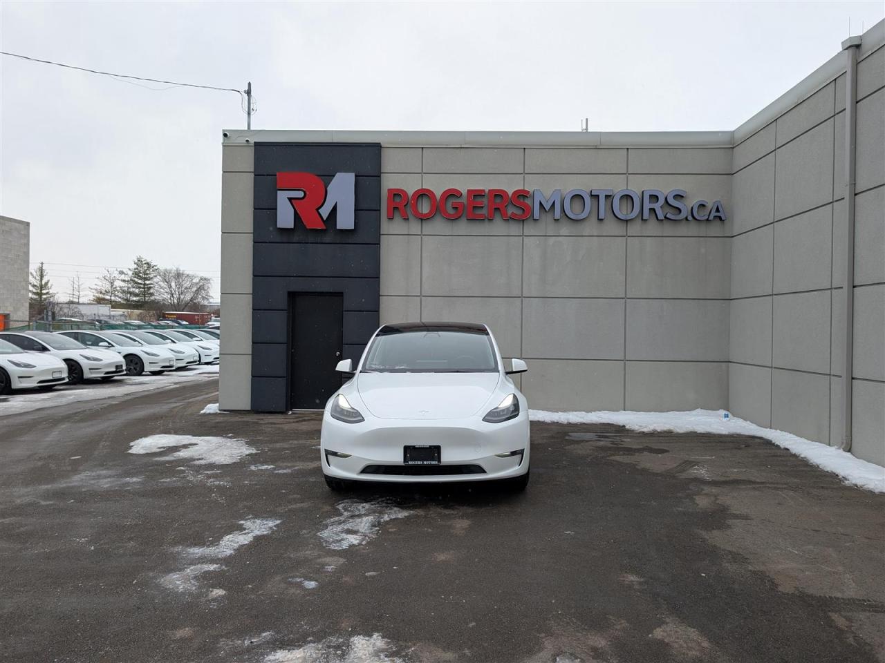 2023 Tesla Model Y LONG RANGE AWD - DUAL MOTOR Photo