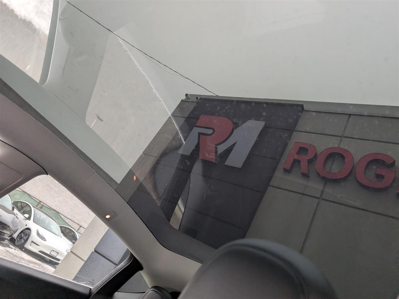 2023 Tesla Model Y LONG RANGE AWD - DUAL MOTOR Photo