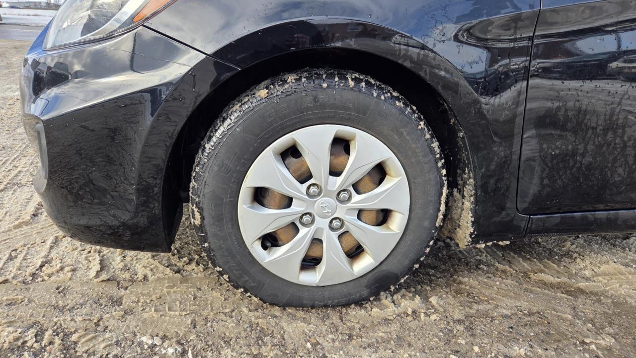 2015 Hyundai Accent GL, ONLY 93KMS, FUEL SAVER, CERTIFIED Photo