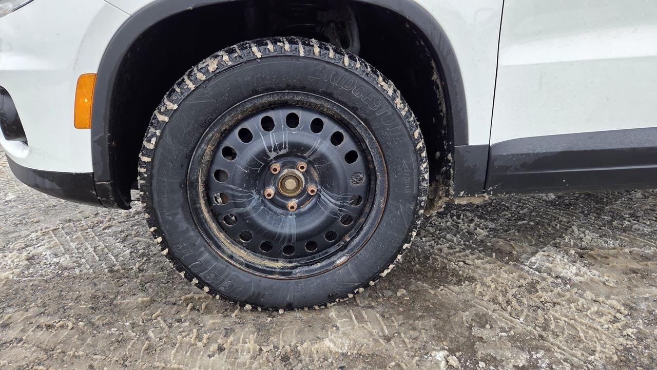 2016 Volkswagen Tiguan COMFORTLINE, WELL MAINTAINED, 4 CYLINDER, CERT Photo