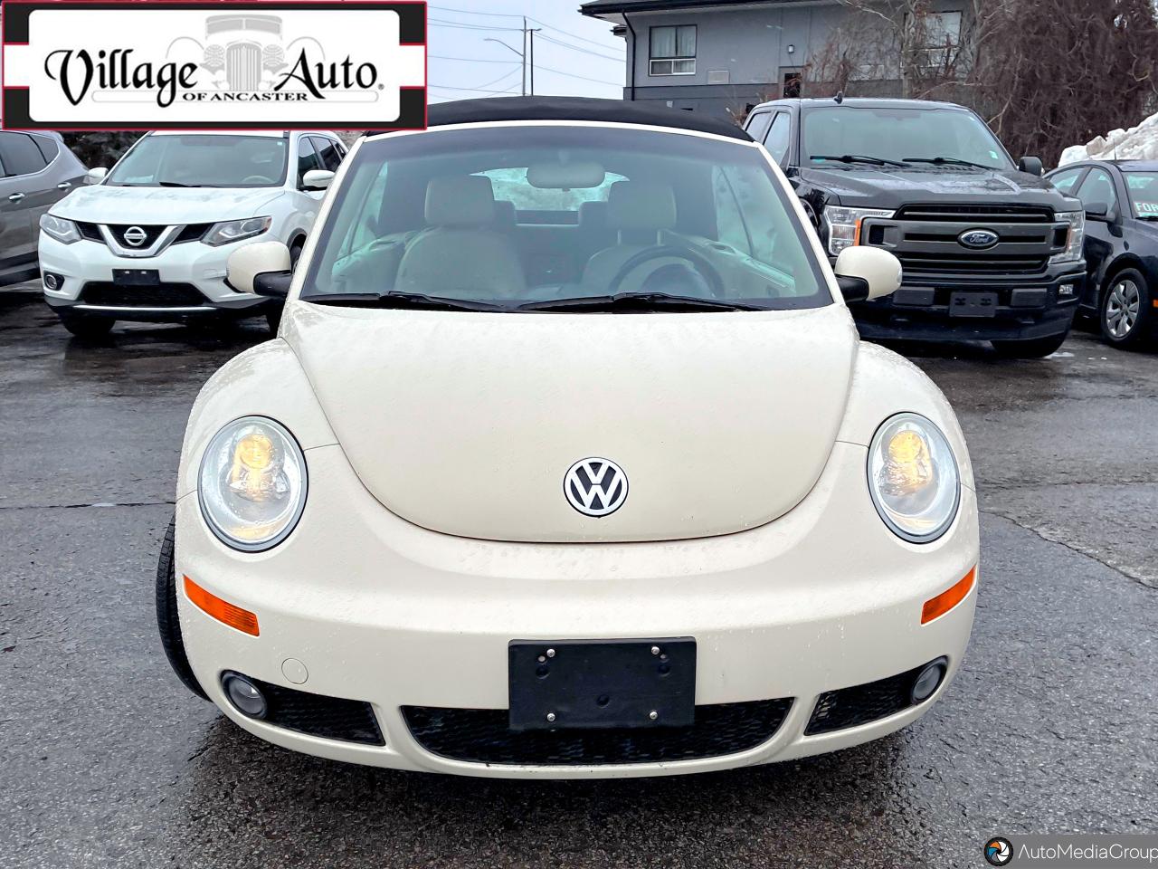 2010 Volkswagen New Beetle 2dr Auto Comfortline Photo