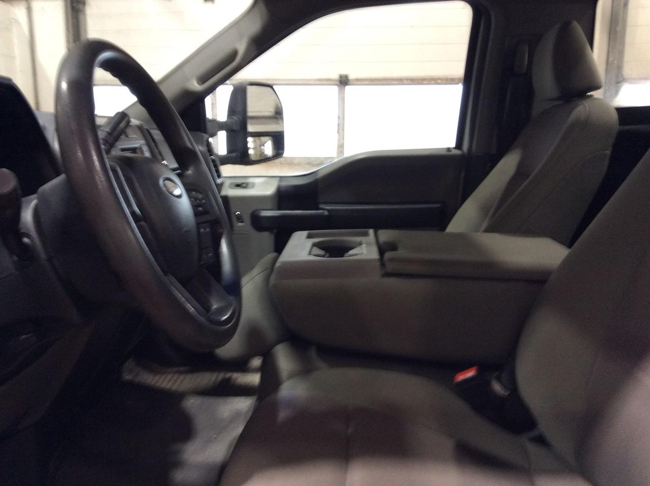 2022 Ford SUPER DUTY F-550 DRW XL Photo