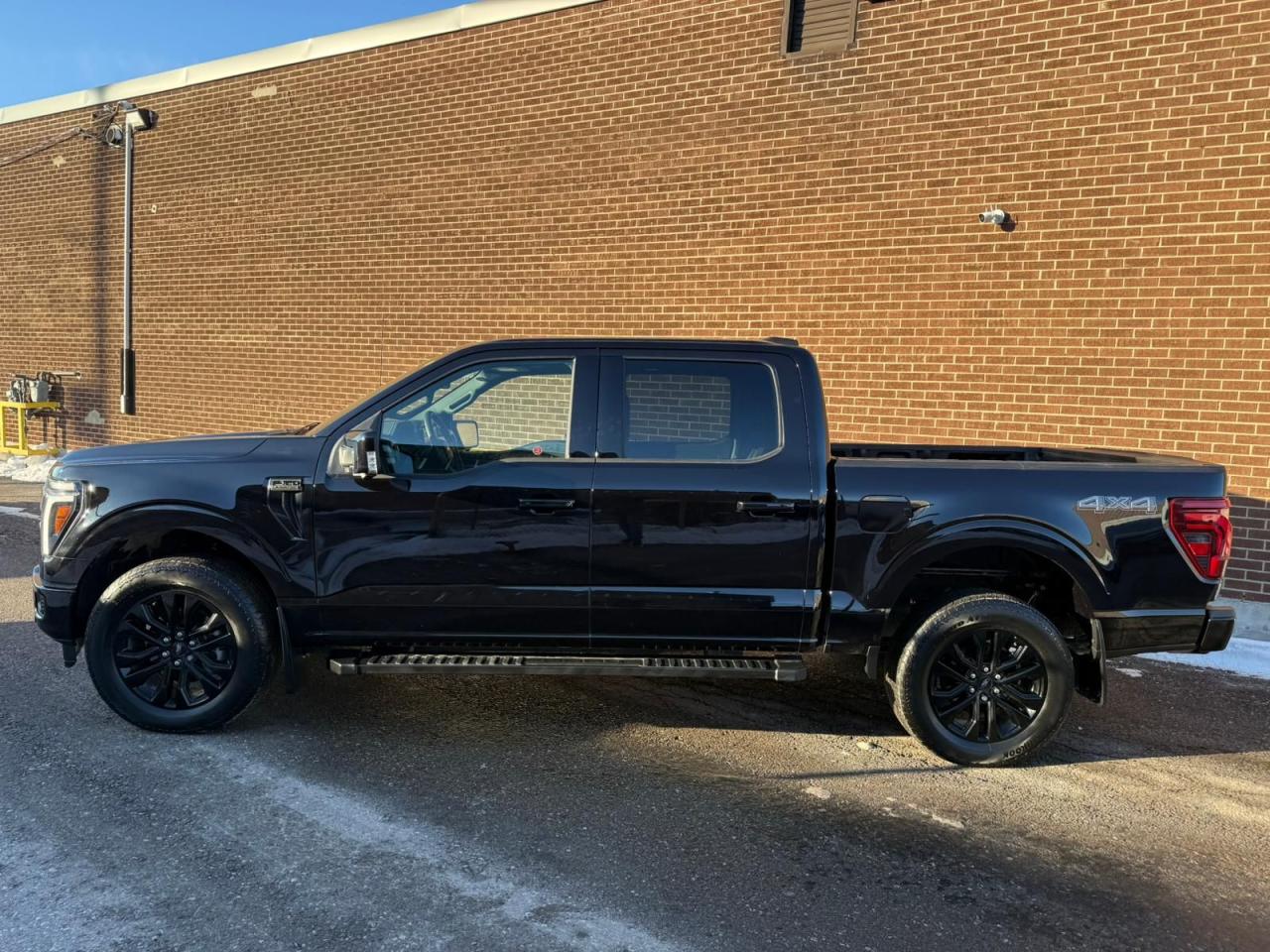 2025 Ford F-150 Lariat Photo