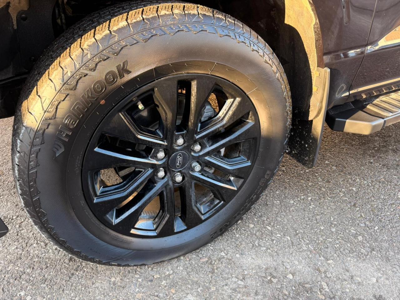 2025 Ford F-150 Lariat Photo