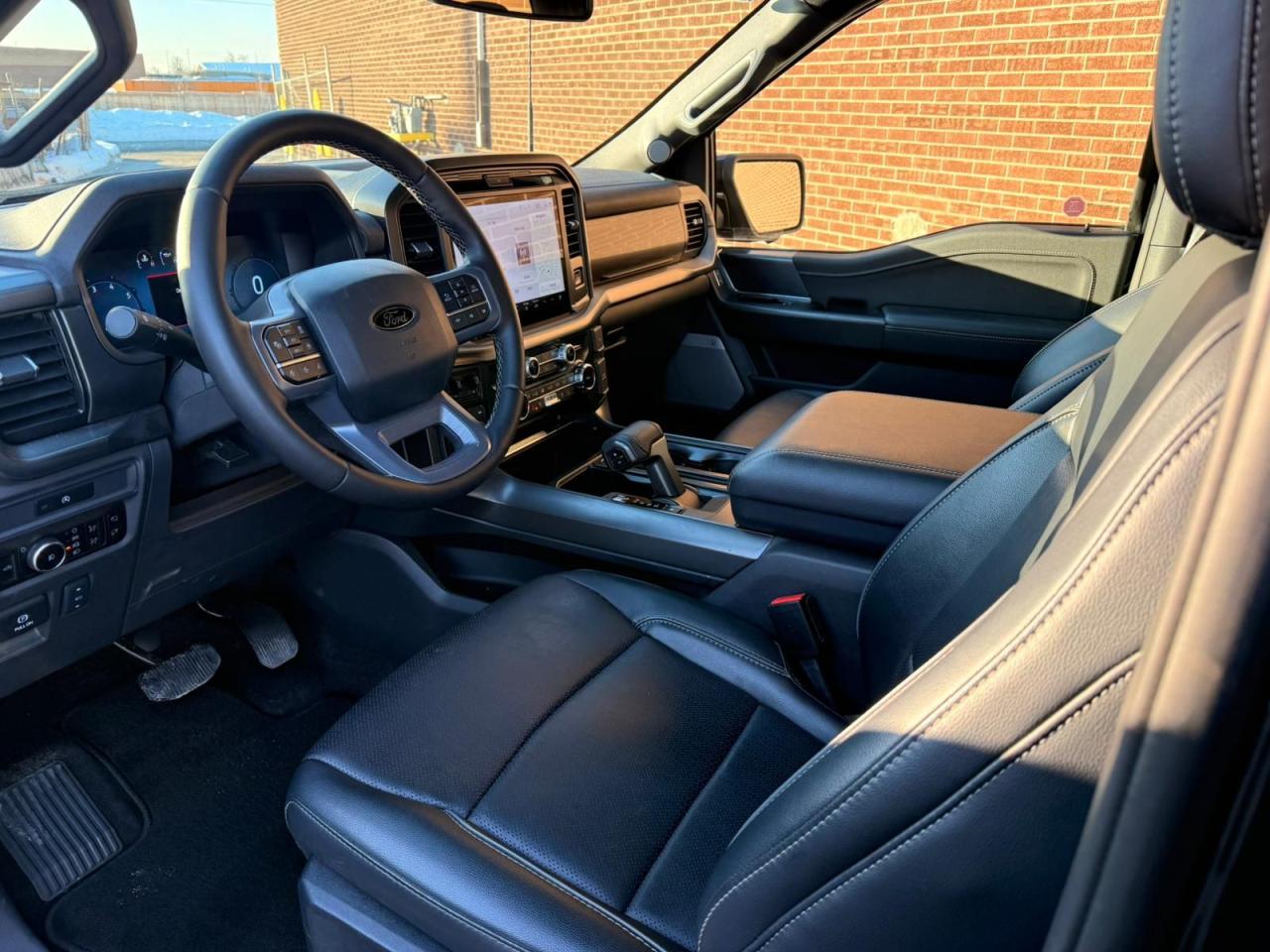 2025 Ford F-150 Lariat Photo