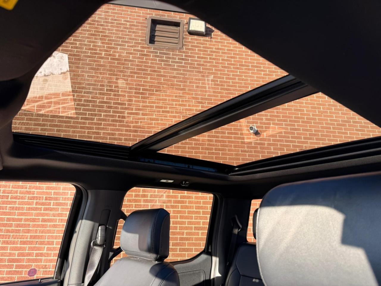 2025 Ford F-150 Lariat Photo