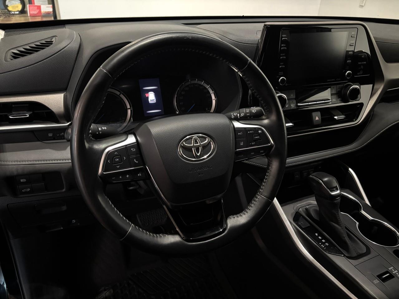 2020 Toyota Highlander Hybrid LE Photo