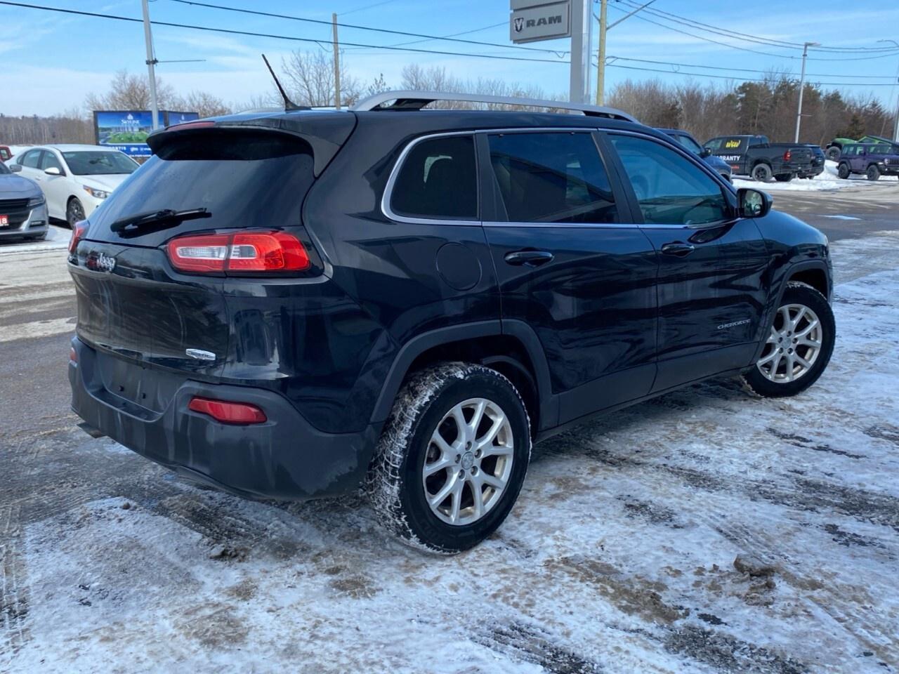 2014 Jeep Cherokee Fwd 4dr North Photo