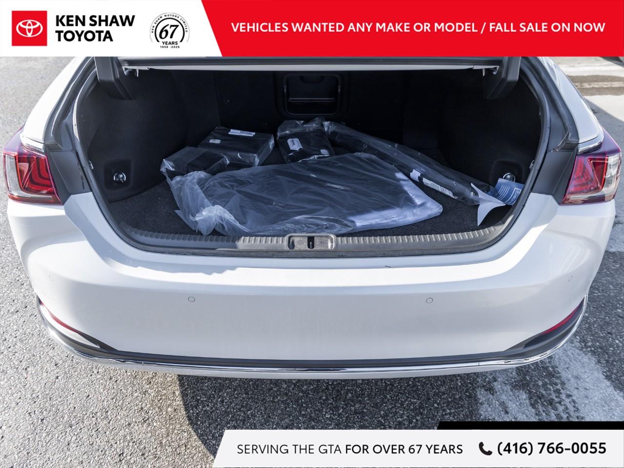 2025 Lexus ES 300h Base 4dr Sedan Photo