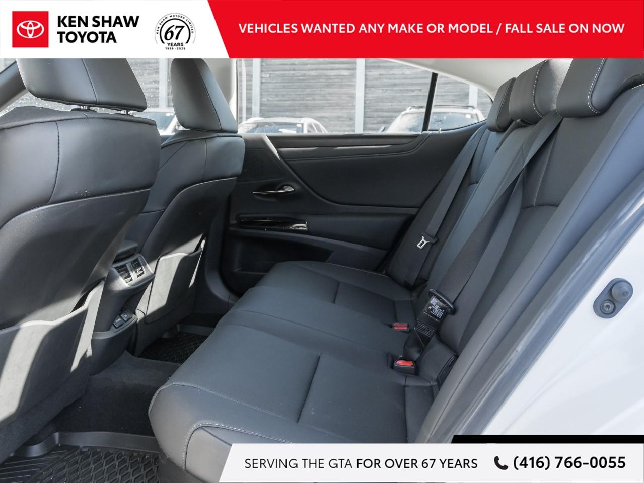 2025 Lexus ES 300h Base 4dr Sedan Photo