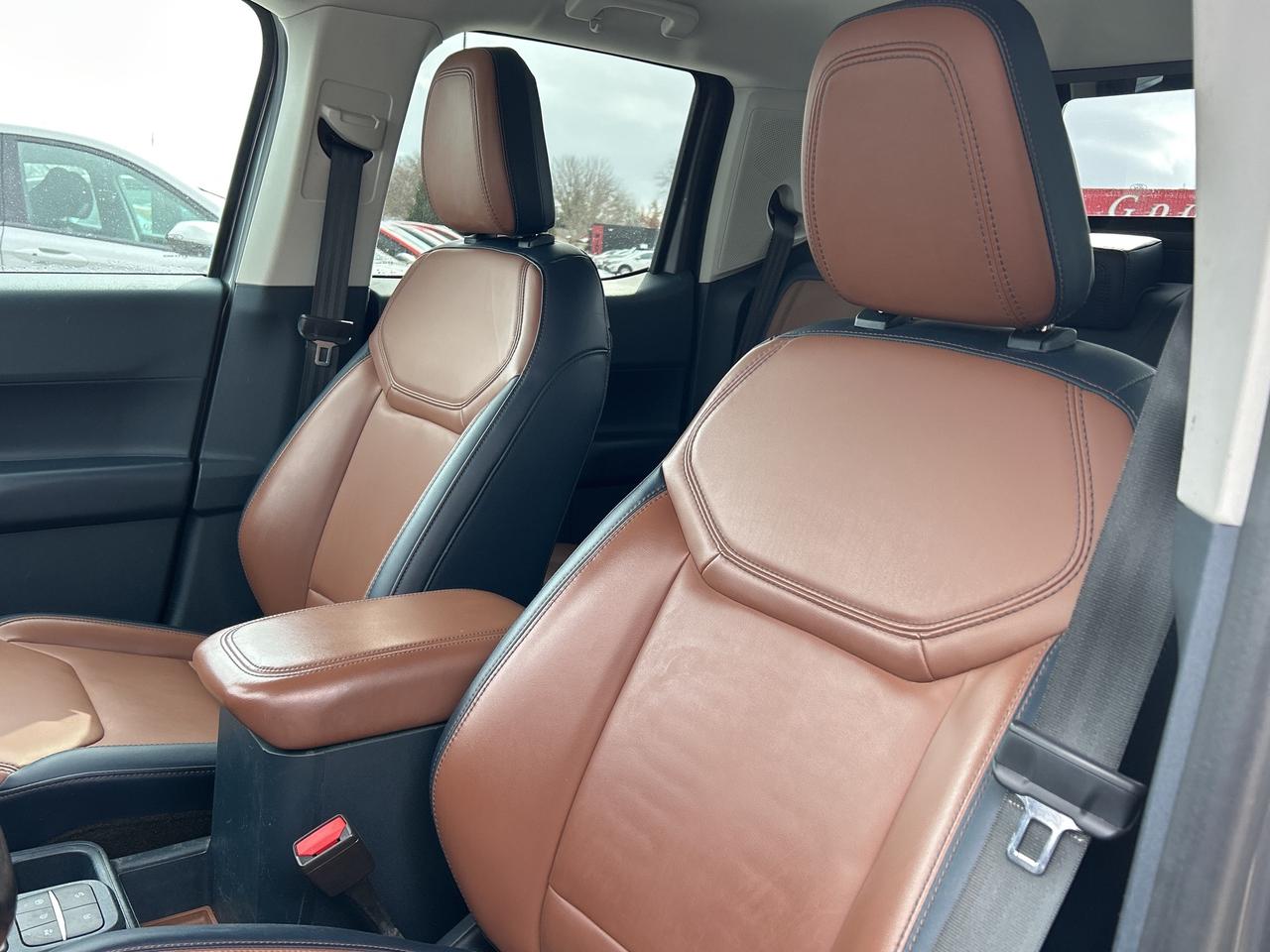 2022 Ford Maverick LARIAT FX4, CREW, CLEAN CARFAX, REMOTE START! Photo