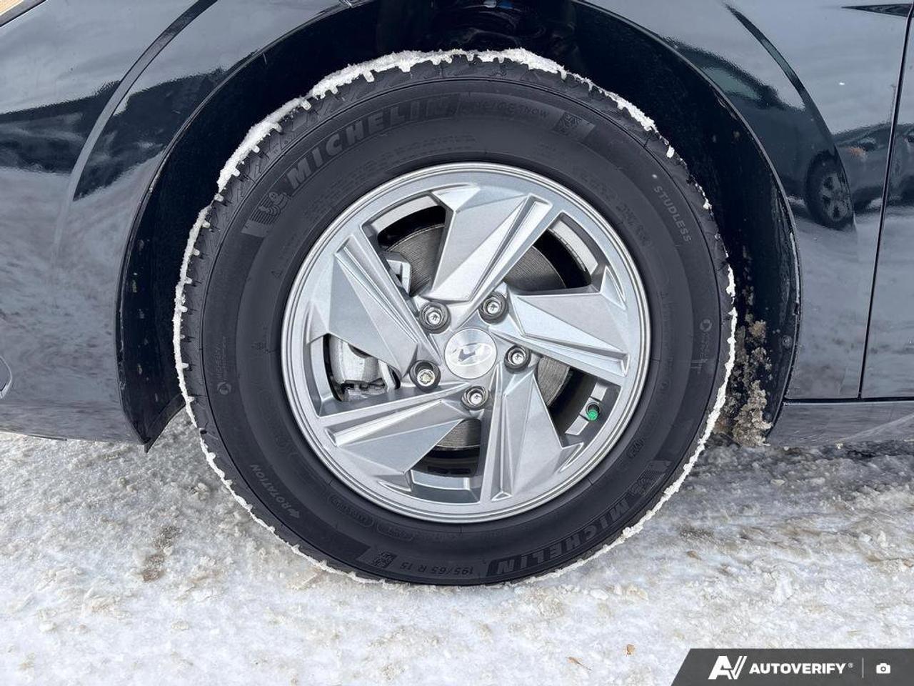 2024 Hyundai Elantra Essential   CLEAN CARFAX   ONE OWNER   CARPLAY   H Photo