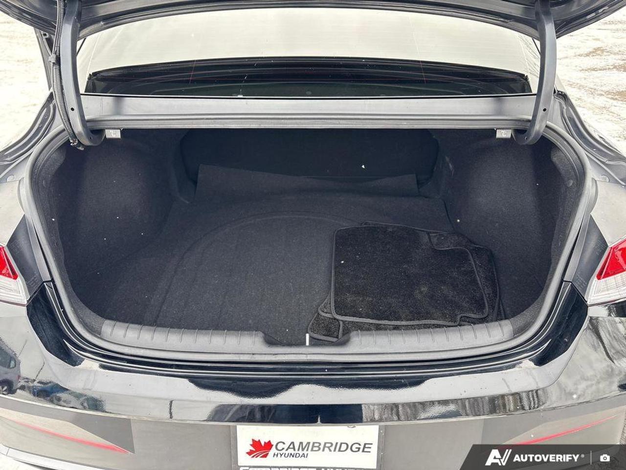 2024 Hyundai Elantra Essential   CLEAN CARFAX   ONE OWNER   CARPLAY   H Photo