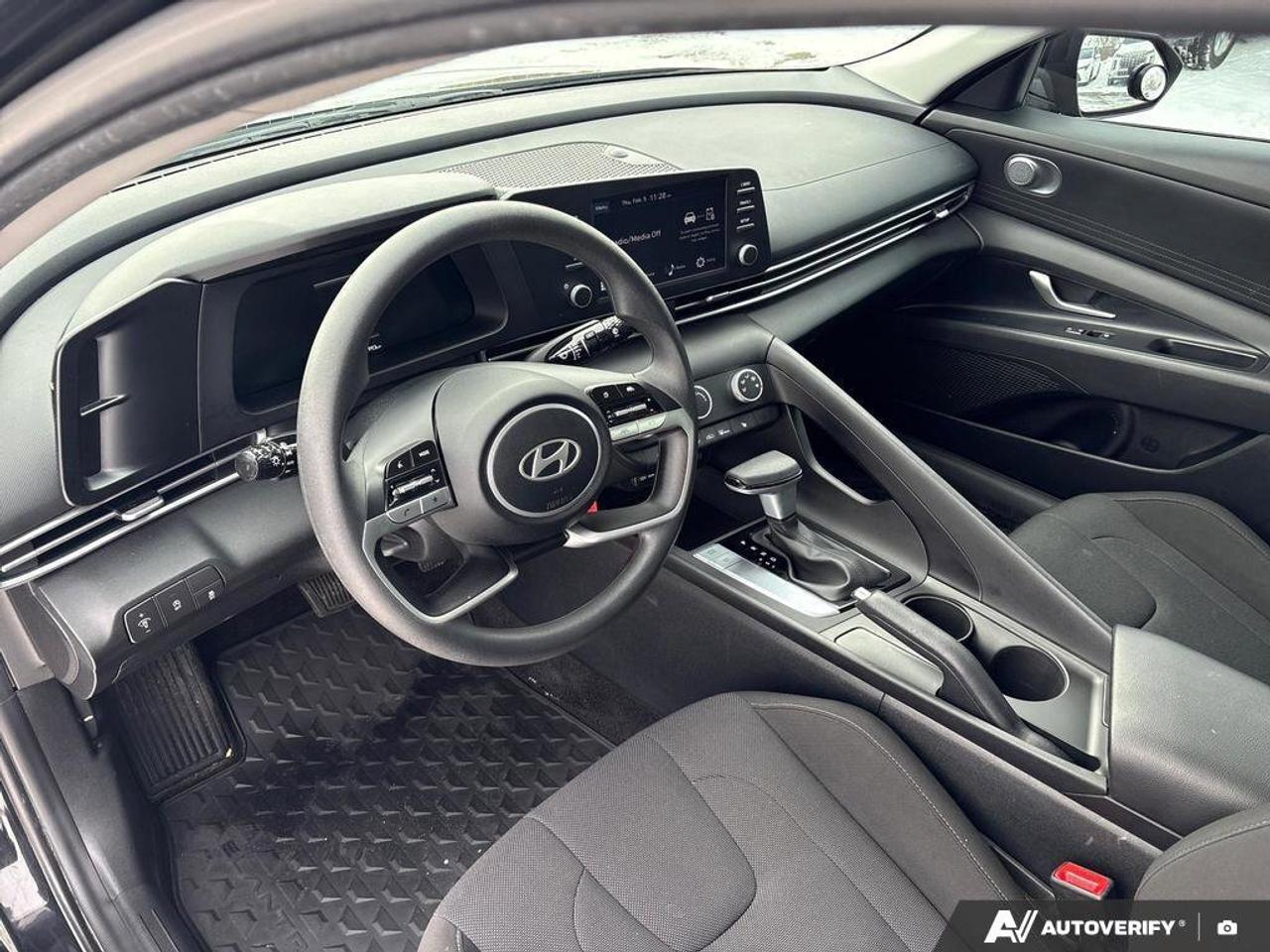 2024 Hyundai Elantra Essential   CLEAN CARFAX   ONE OWNER   CARPLAY   H Photo