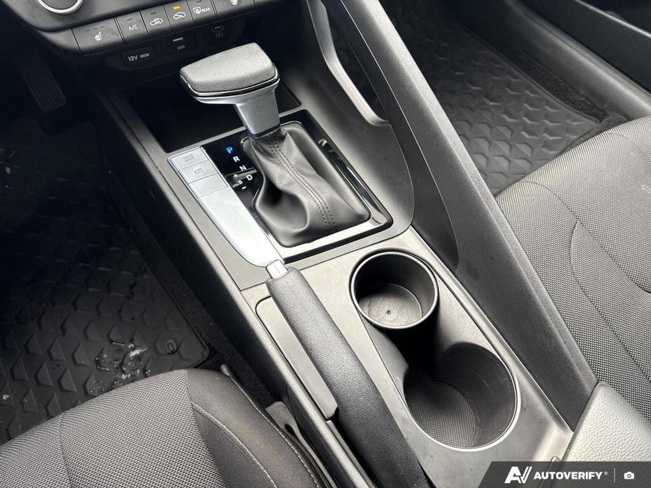 2024 Hyundai Elantra Essential   CLEAN CARFAX   ONE OWNER   CARPLAY   H Photo