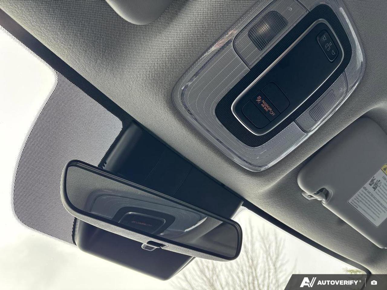 2024 Hyundai Elantra Essential   CLEAN CARFAX   ONE OWNER   CARPLAY   H Photo