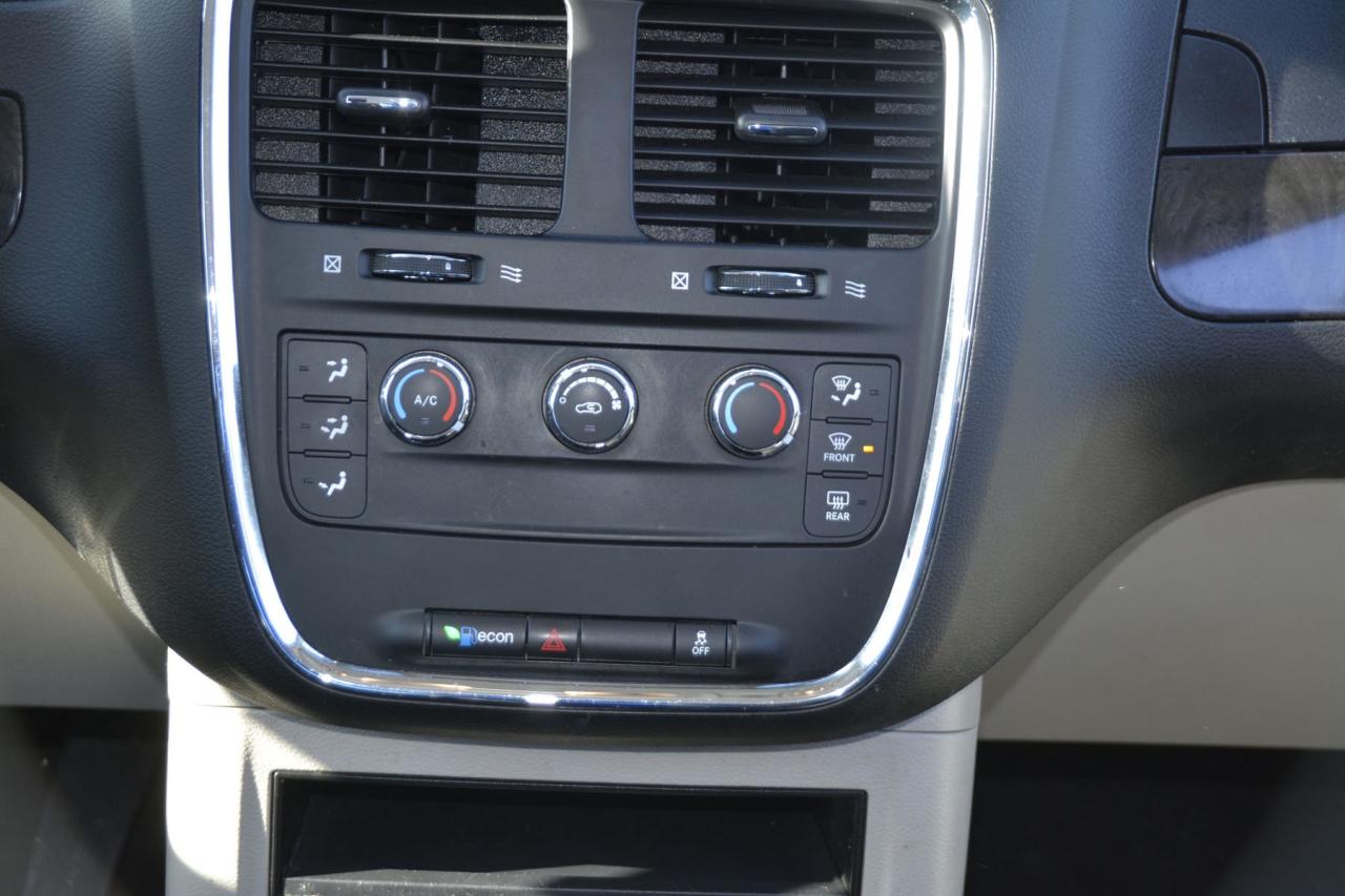 2014 Dodge Grand Caravan GRAND CARAVAN SE Photo