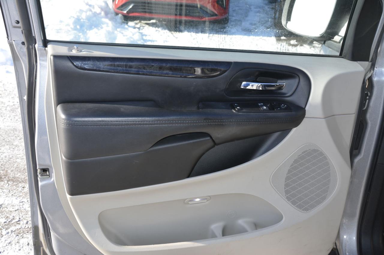 2014 Dodge Grand Caravan GRAND CARAVAN SE Photo