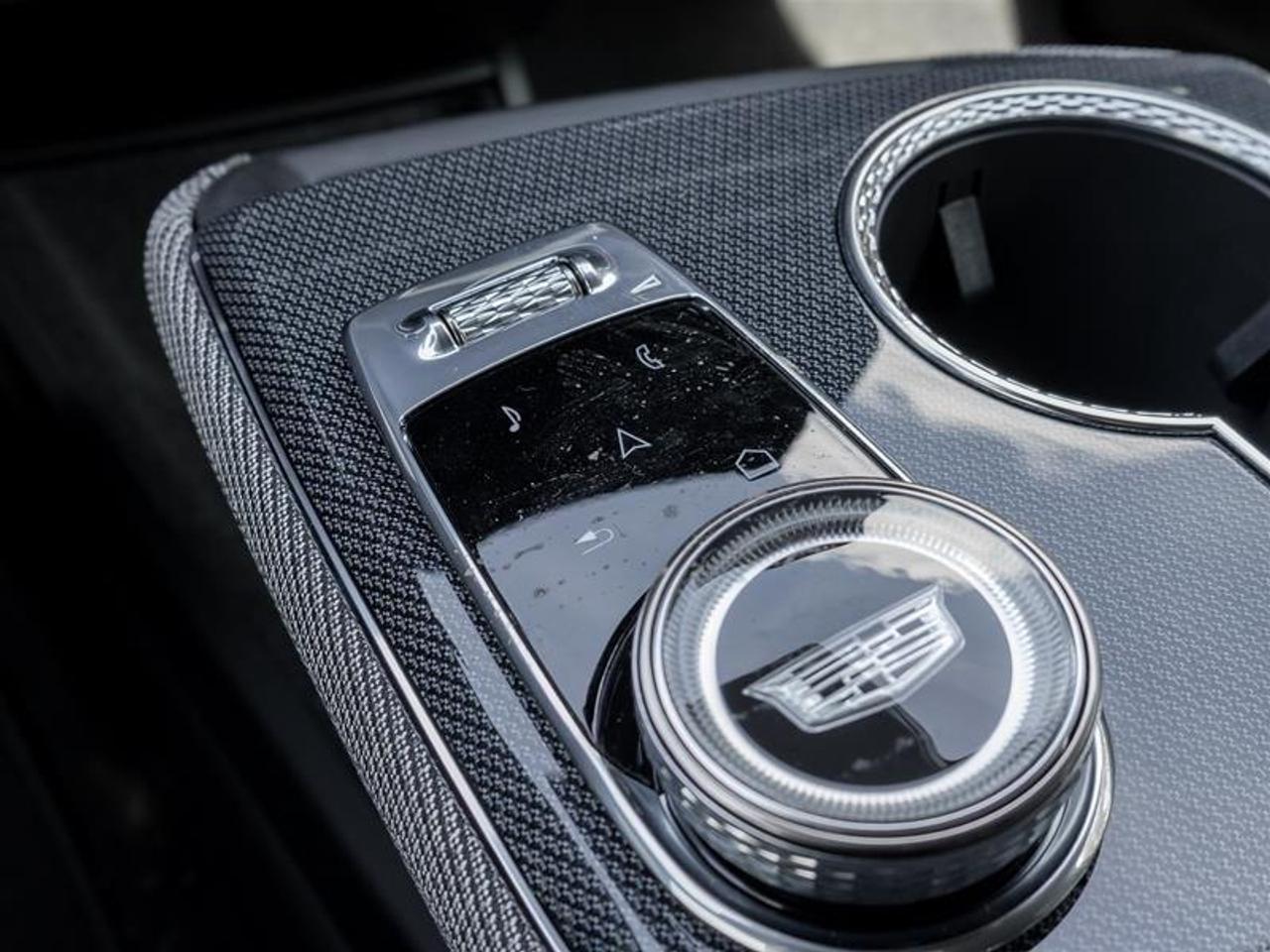 2026 Cadillac OPTIQ Luxury 4dr Photo