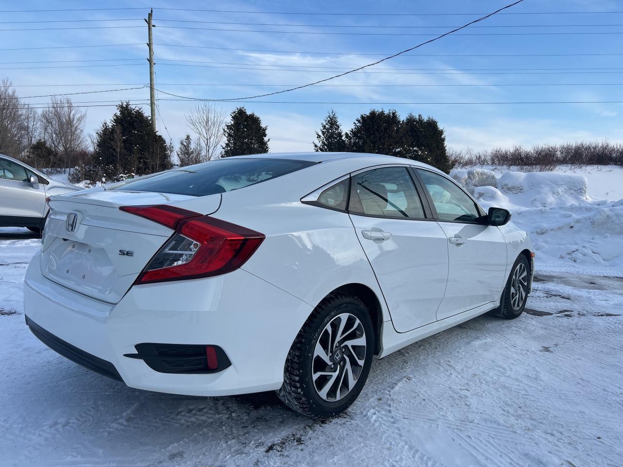 2018 Honda Civic Sedan SE, Bluetooth, Back Up Cam, LDS Photo4