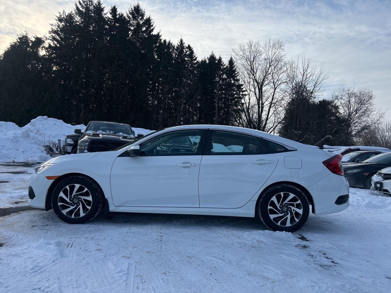 2018 Honda Civic Sedan SE, Bluetooth, Back Up Cam, LDS Photo