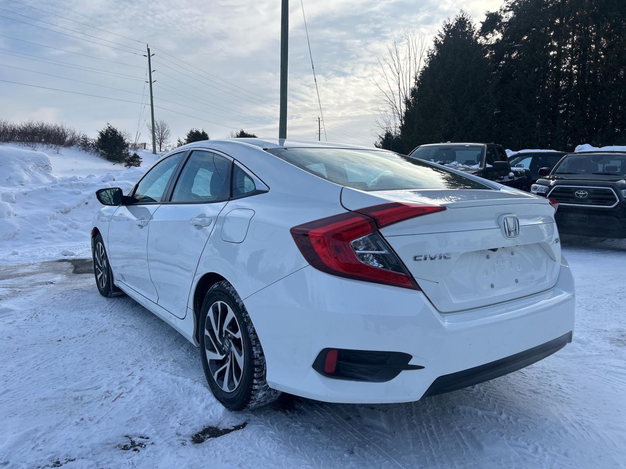 2018 Honda Civic Sedan SE, Bluetooth, Back Up Cam, LDS Photo