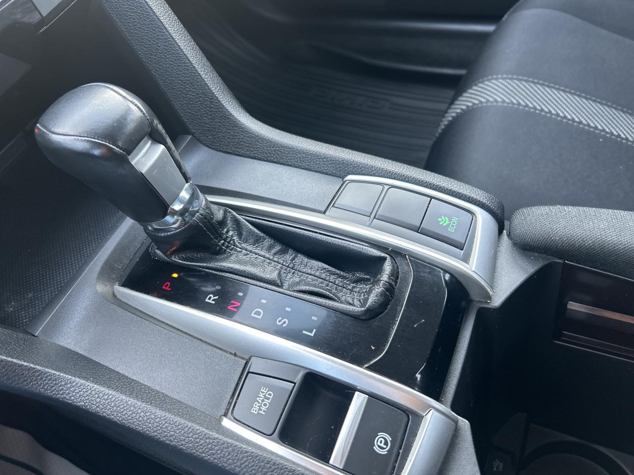 2018 Honda Civic Sedan SE, Bluetooth, Back Up Cam, LDS Photo