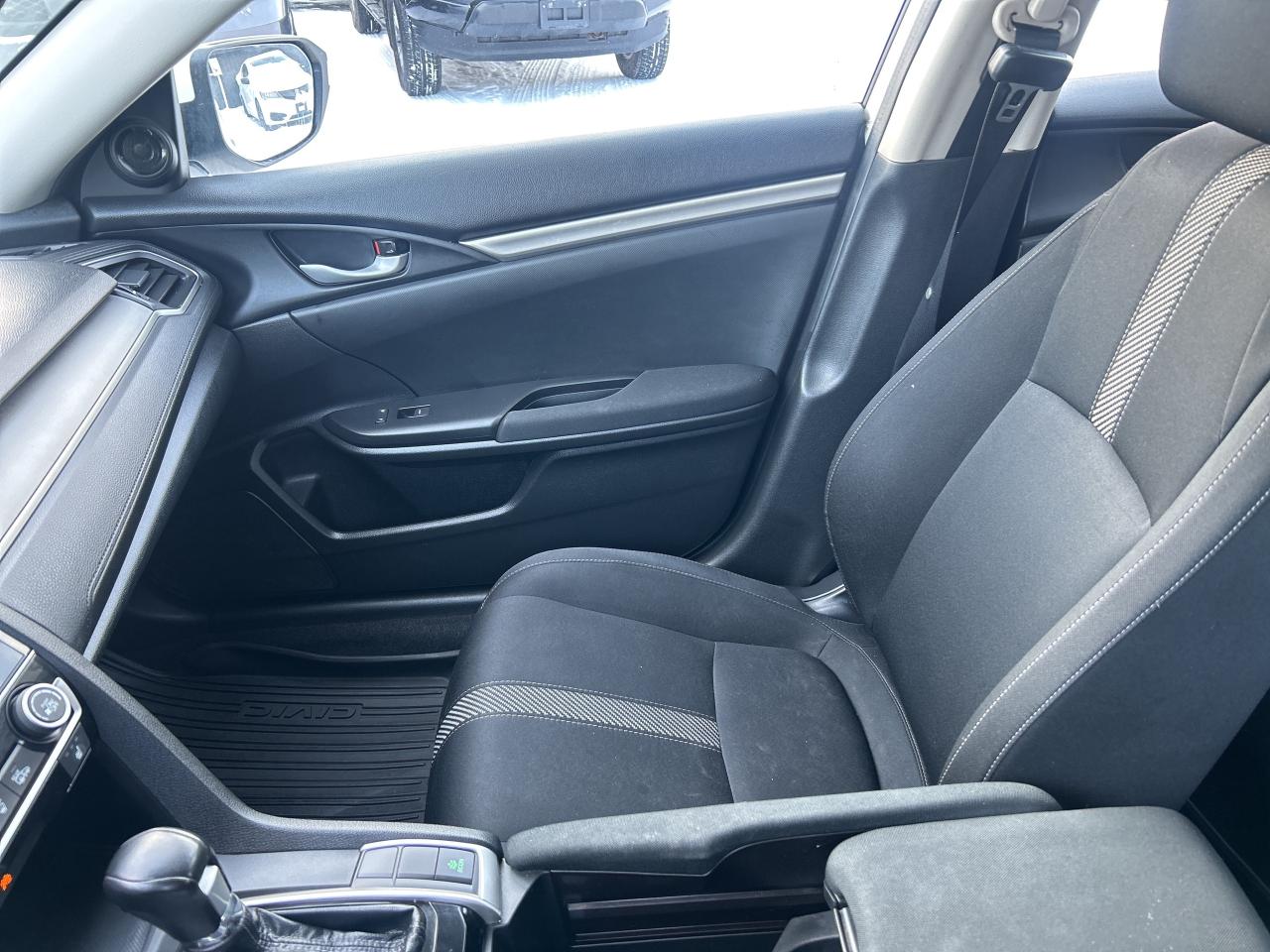 2018 Honda Civic Sedan SE, Bluetooth, Back Up Cam, LDS Photo