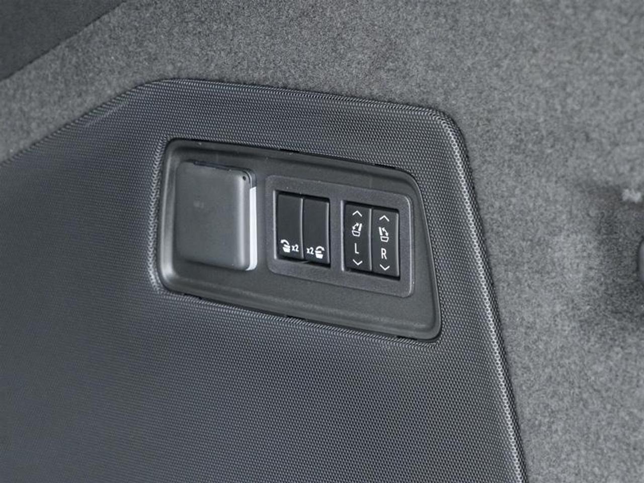 2026 Cadillac Escalade ESV Platinum Sport 4dr 4x4 Photo