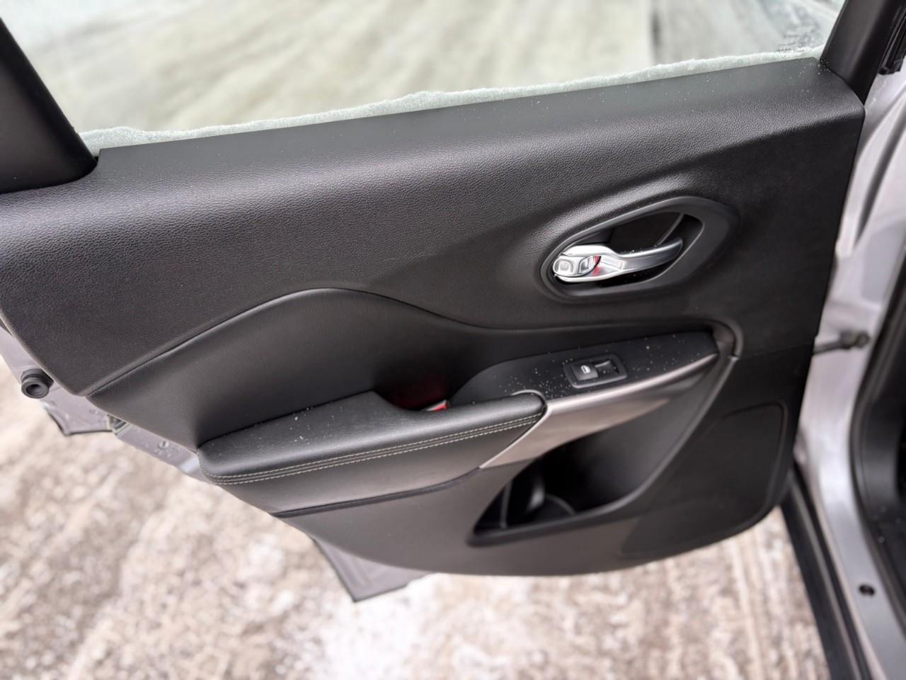 2019 Jeep Cherokee Limited 4dr 4x4 Photo