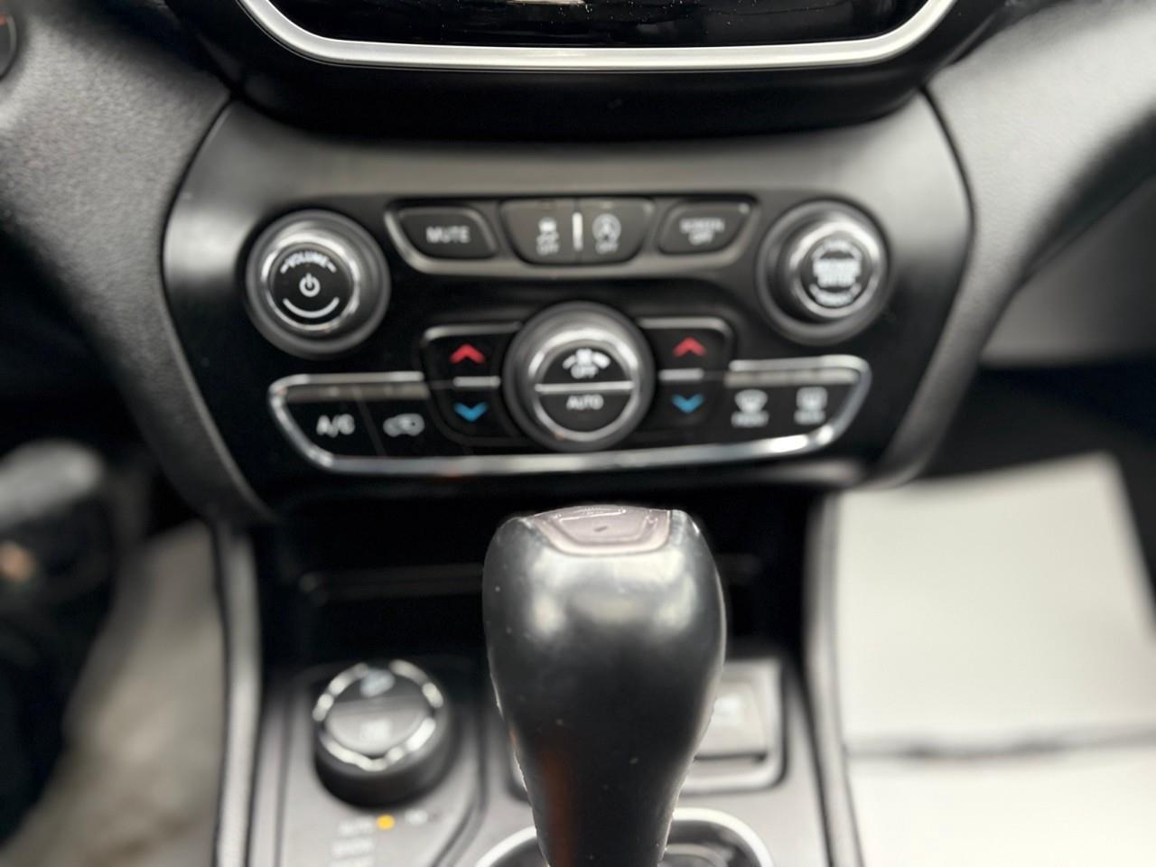 2019 Jeep Cherokee Limited 4dr 4x4 Photo