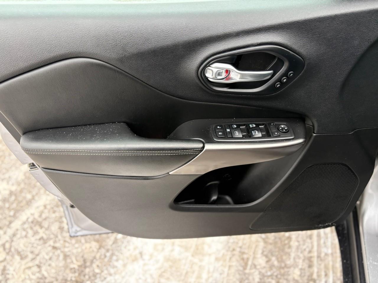 2019 Jeep Cherokee Limited 4dr 4x4 Photo