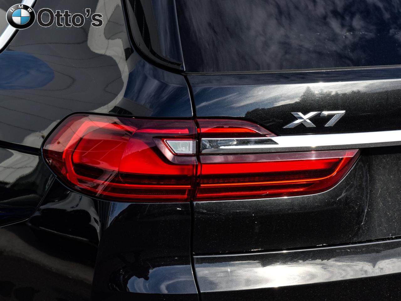 2022 BMW X7 xDrive40i Premium Enhanced Package 22inch Lt/Aly W Photo