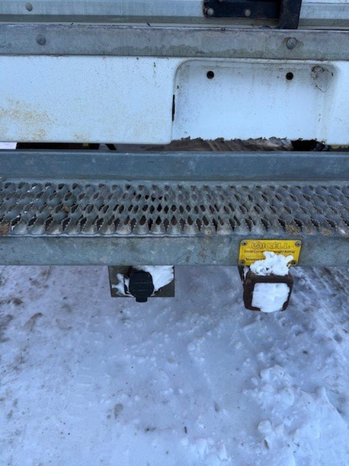 2022 Chevrolet Express Commercial Cutaway 12 Foot Cube.  No CVOR.  Single Rear Wheel. Photo