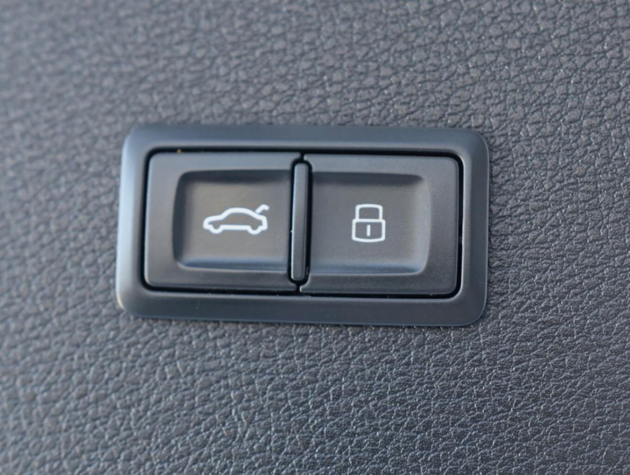 2018 Audi Q5 2.0-TFSI-PROGRESSIVE-QUATTRO/NAV/LEATHER/P SEATS/B Photo