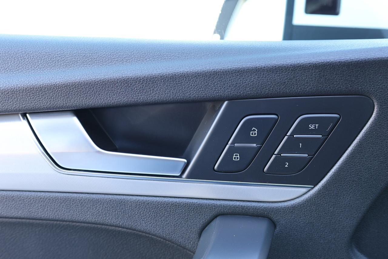 2018 Audi Q5 PROGRESSIVE-QUATTRO/NAV/LEATHER/PANO ROOF/P SEATS/ Photo