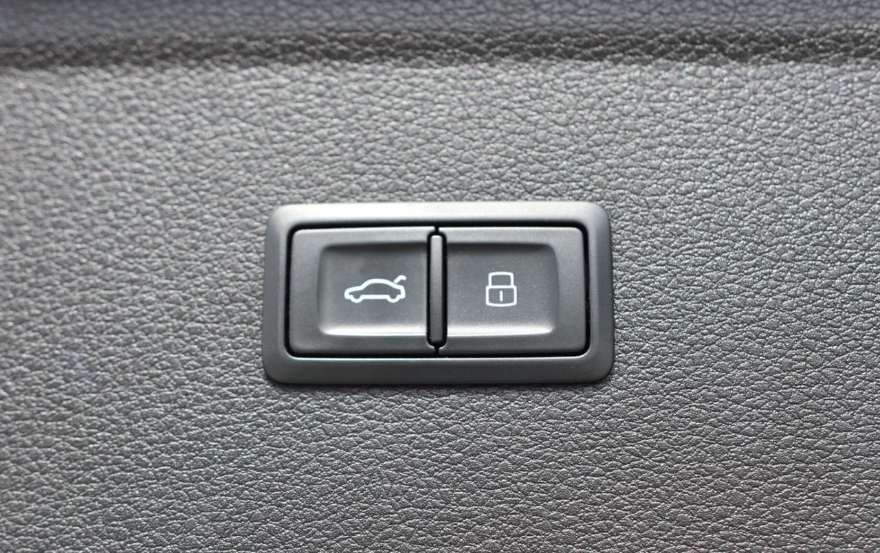 2018 Audi Q5 PROGRESSIVE-AWD/STRONIC/NAV/BCAM/P SENSORS/PANO RO Photo