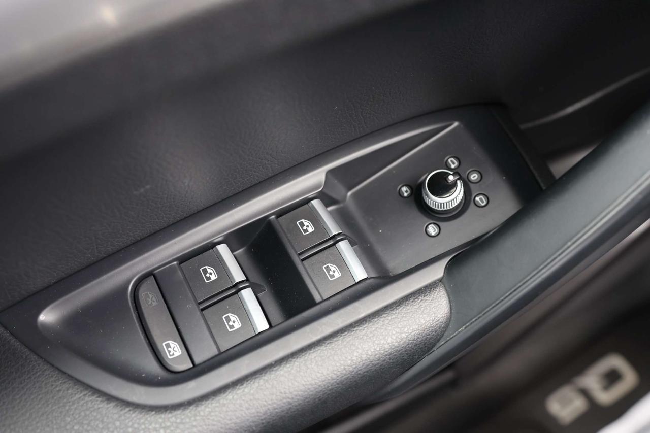 2018 Audi Q5 PROGRESSIVE-AWD/STRONIC/NAV/BCAM/P SENSORS/PANO ROOF/LEATHER/H SEATS & STEERING/KEYLESS/BLUETOOTH Photo