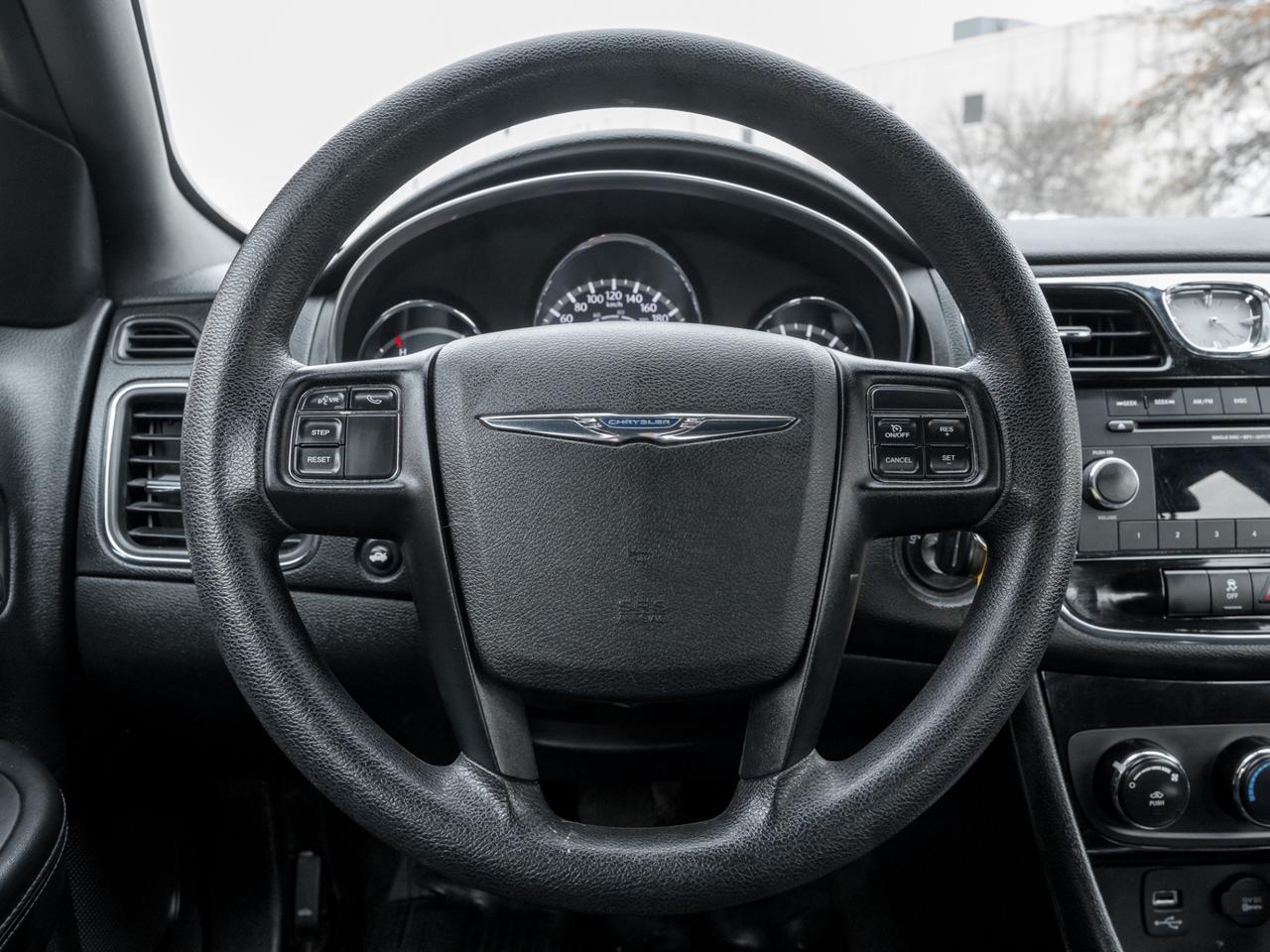 2013 Chrysler 200 LX, Low KMs Photo