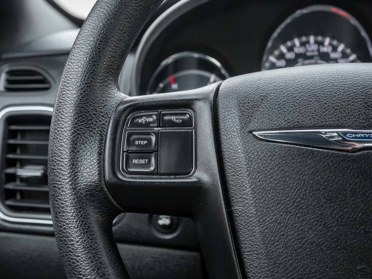 2013 Chrysler 200 LX, Low KMs Photo