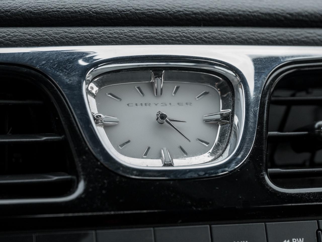 2013 Chrysler 200 LX, Low KMs Photo